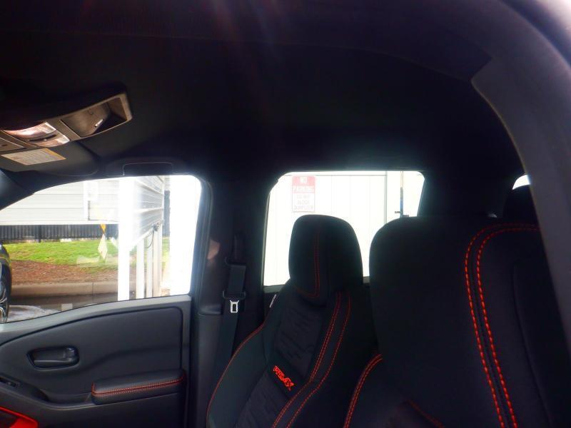 Nissan Frontier PRO-4X Crew Cab 4WD 2026