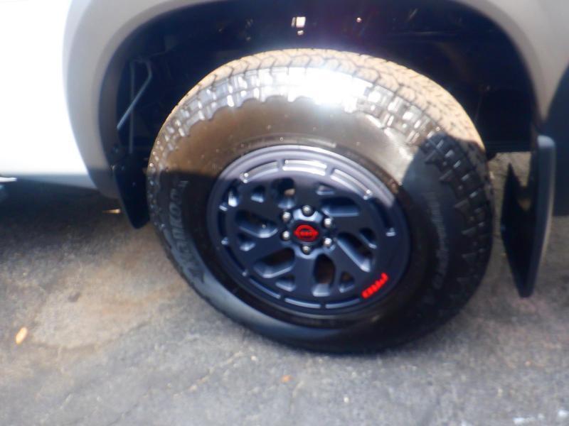 Nissan Frontier PRO-4X Crew Cab 4WD 2026