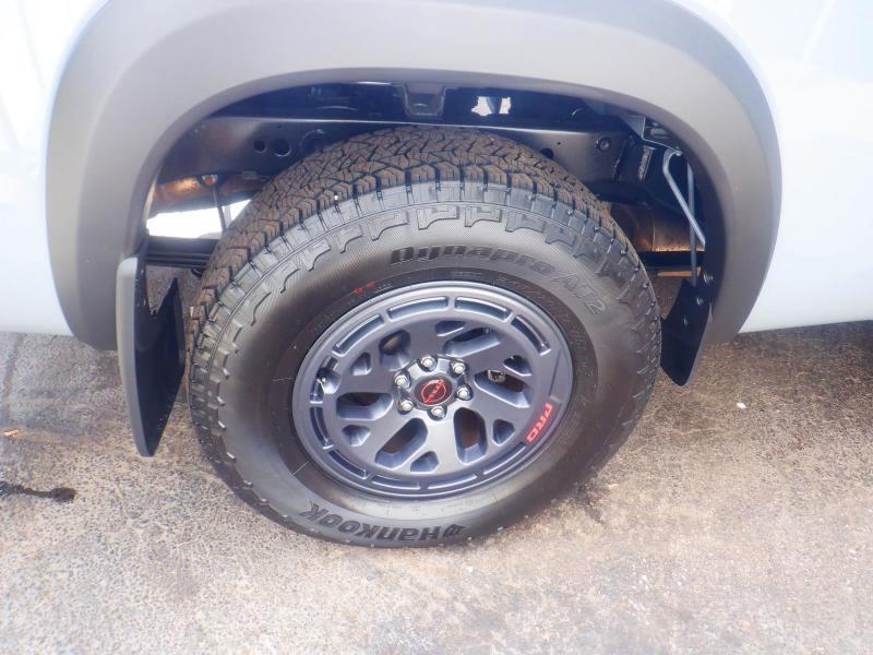 Nissan Frontier PRO-4X Crew Cab 4WD 2026