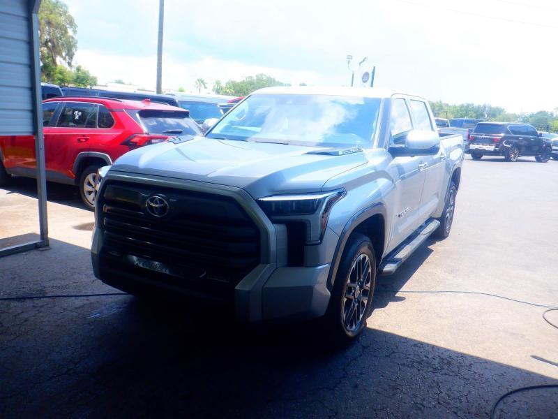 Toyota Tundra  2024