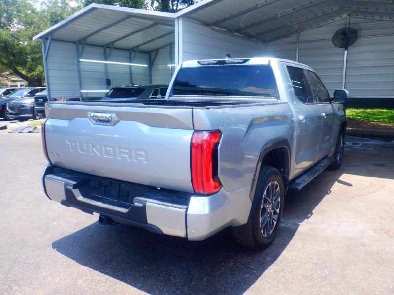 Toyota Tundra  2024
