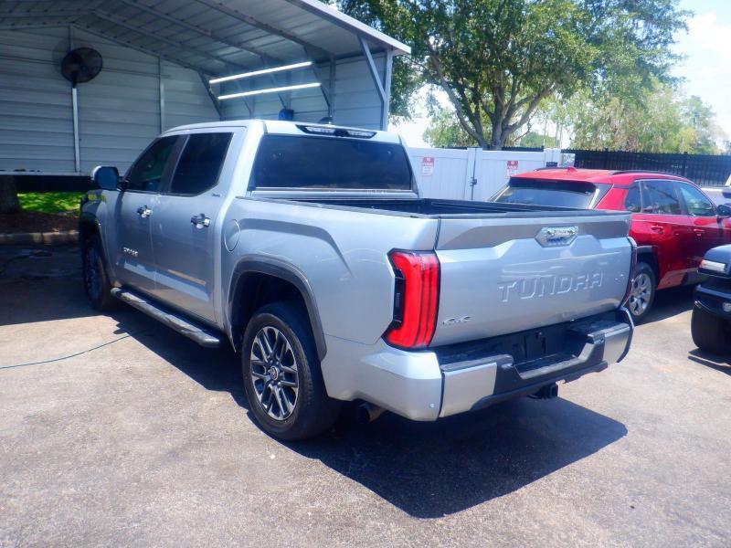 Toyota Tundra  2024