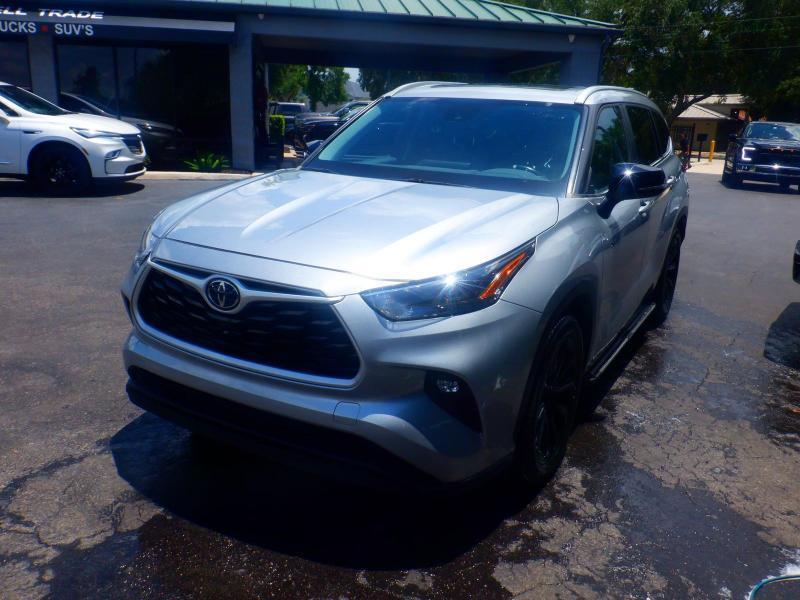Toyota Highlander XLE 2023