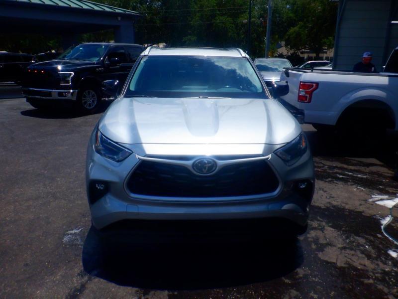 Toyota Highlander XLE 2023
