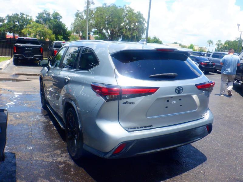 Toyota Highlander XLE 2023
