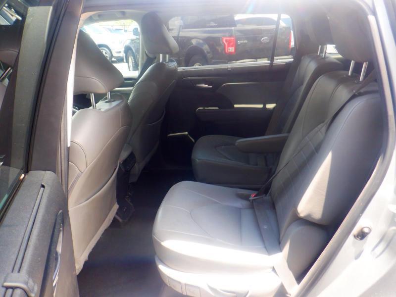 Toyota Highlander XLE 2023