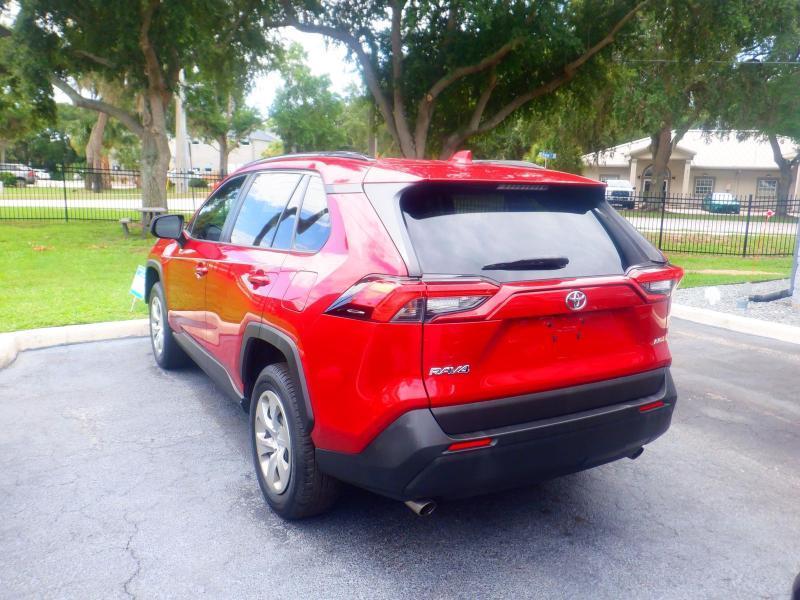 Toyota RAV4 LE 2020