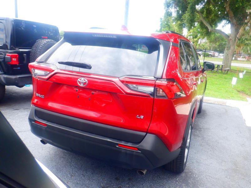 Toyota RAV4 LE 2020