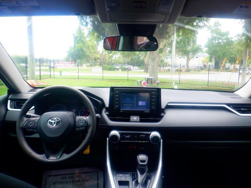 Toyota RAV4 LE 2020
