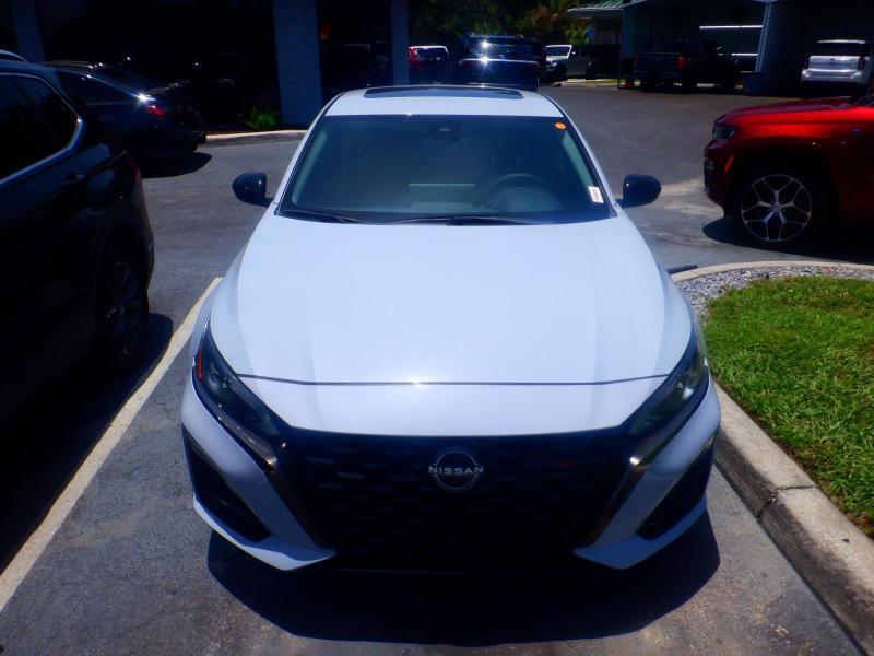 Nissan Altima  2024