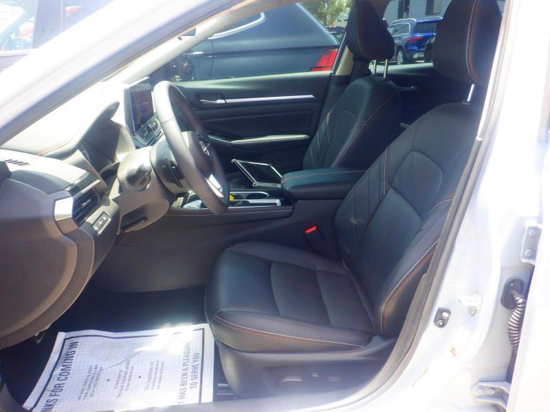 Nissan Altima  2024