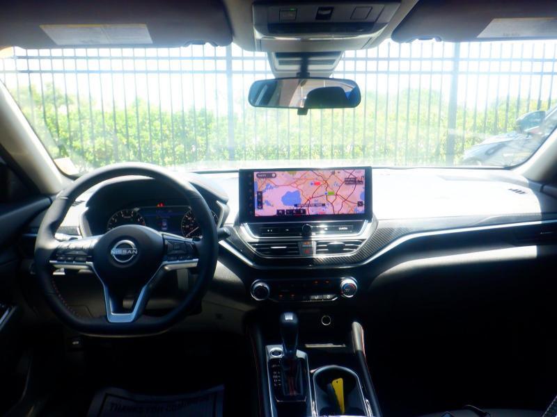 Nissan Altima  2024