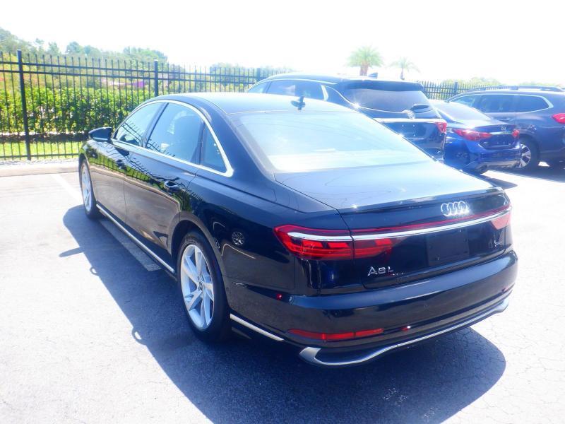 Audi A8  2023