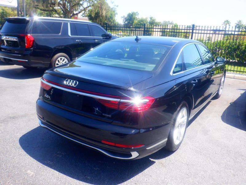 Audi A8  2023
