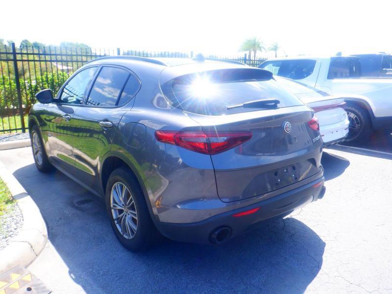 Alfa Romeo Stelvio  2023