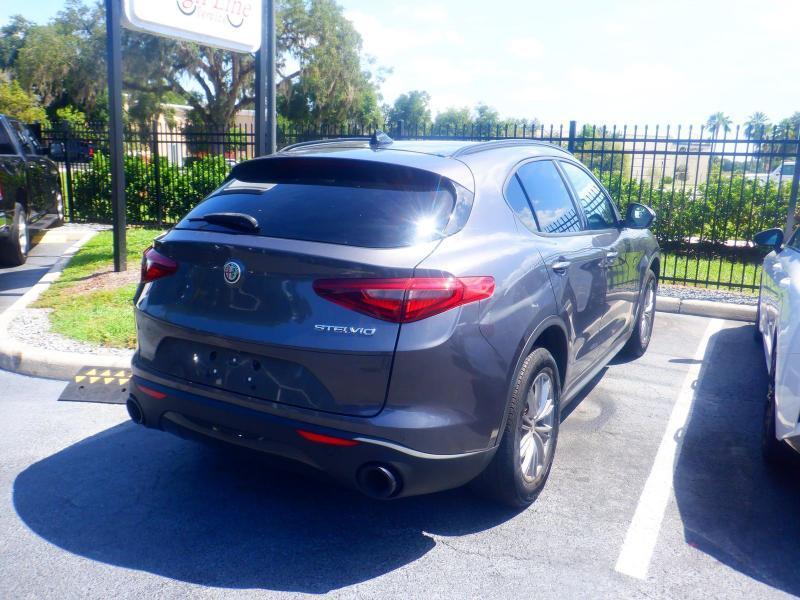 Alfa Romeo Stelvio  2023
