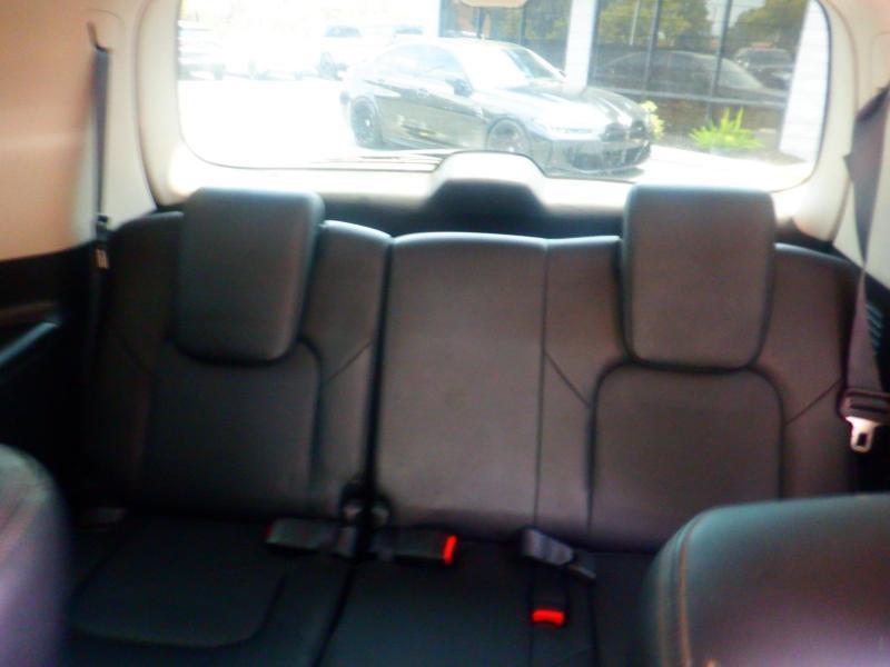 Nissan Armada  2021