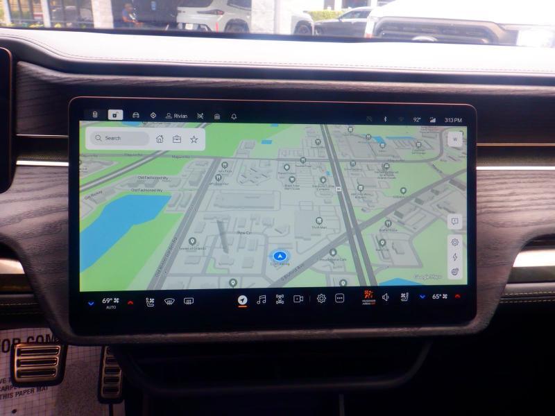 Rivian R1S  2024