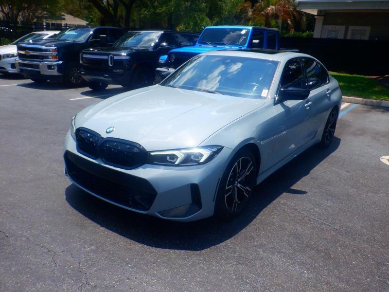BMW 3-Series  2024
