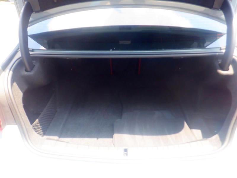 BMW 3-Series  2024