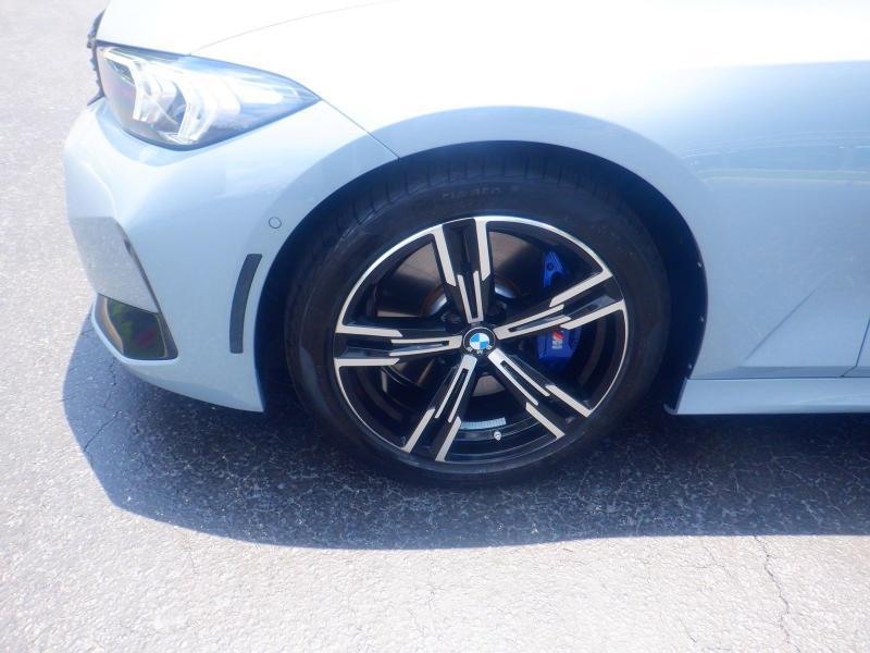 BMW 3-Series  2024