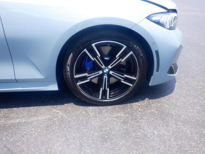 BMW 3-Series  2024