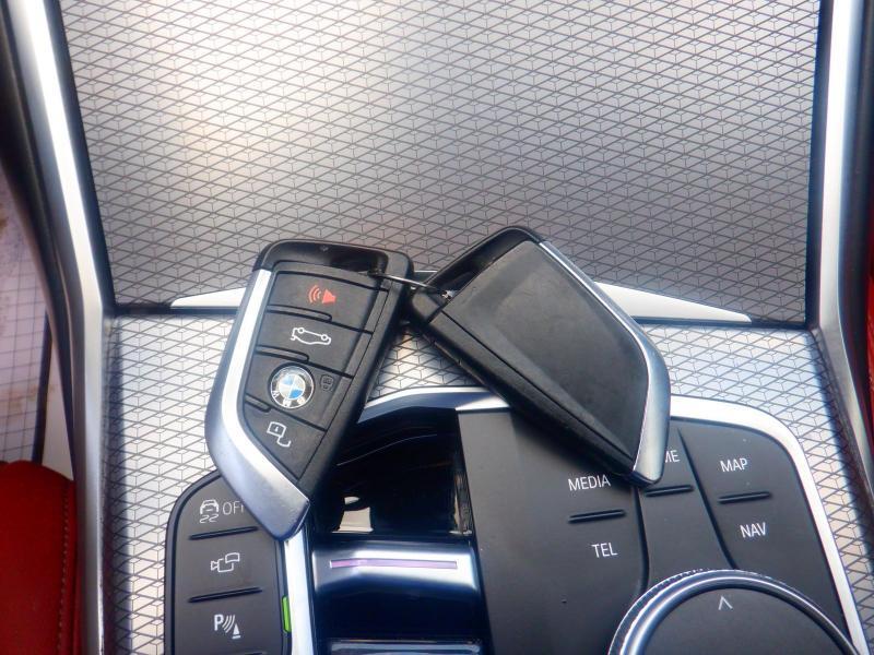 BMW 3-Series  2024