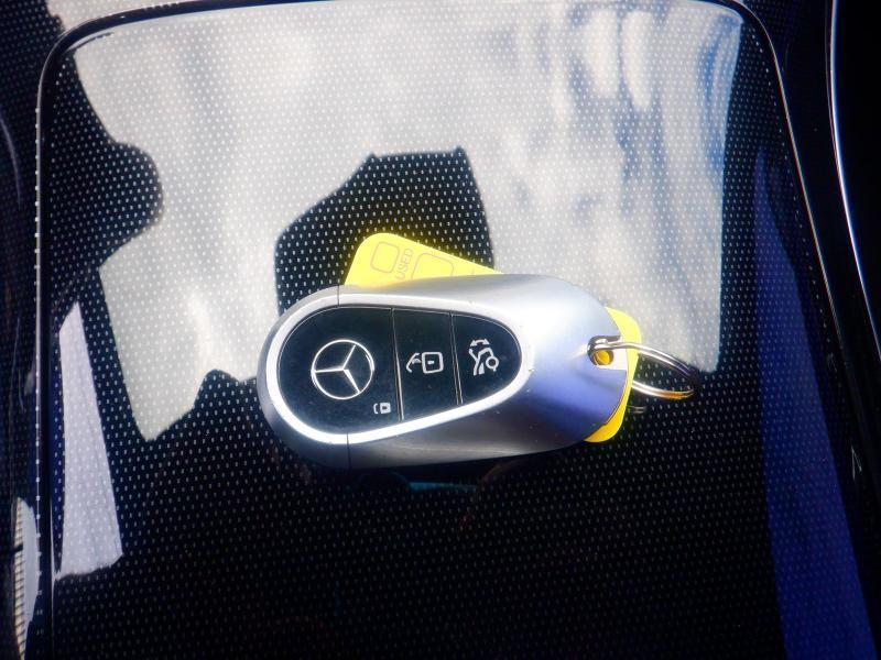 Mercedes-Benz S-Class  2023