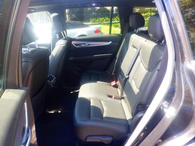 Cadillac XT6 Luxury AWD 2024