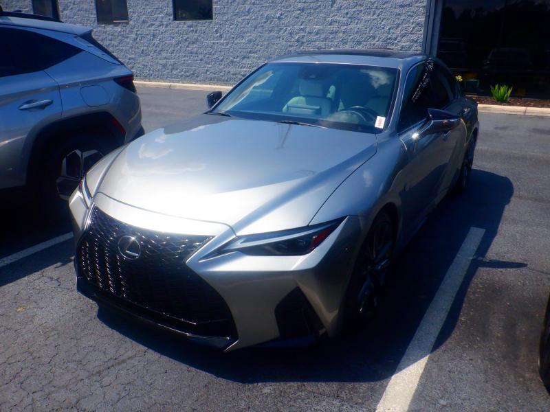 Lexus IS  2022