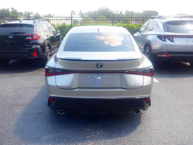 Lexus IS  2022
