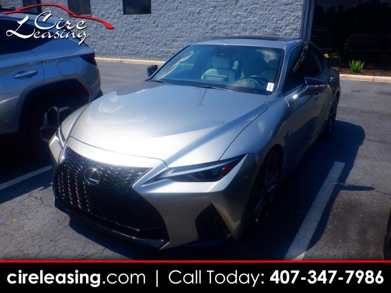 Lexus IS  2022