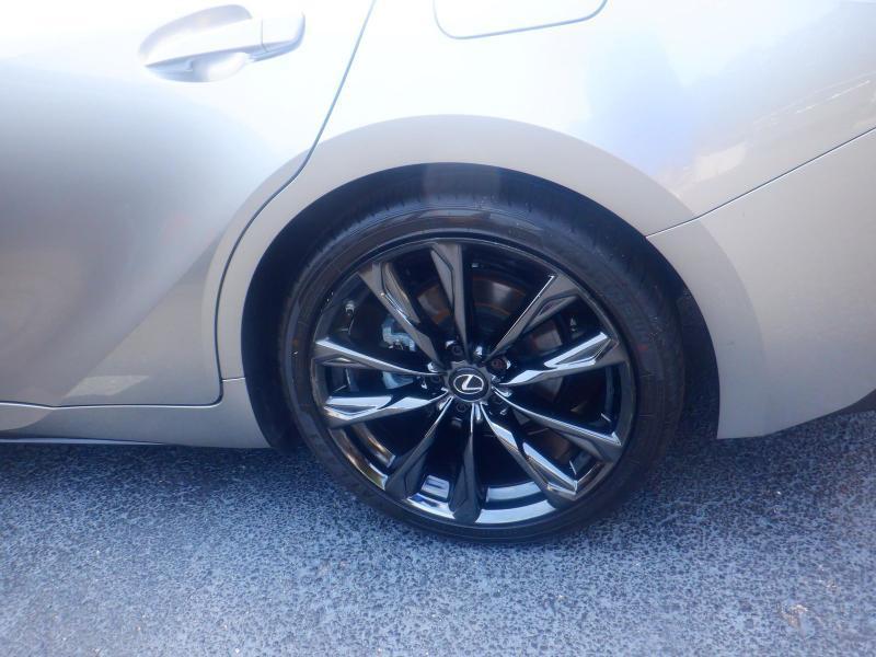 Lexus IS  2022