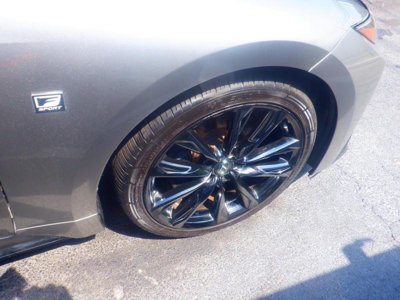 Lexus IS  2022