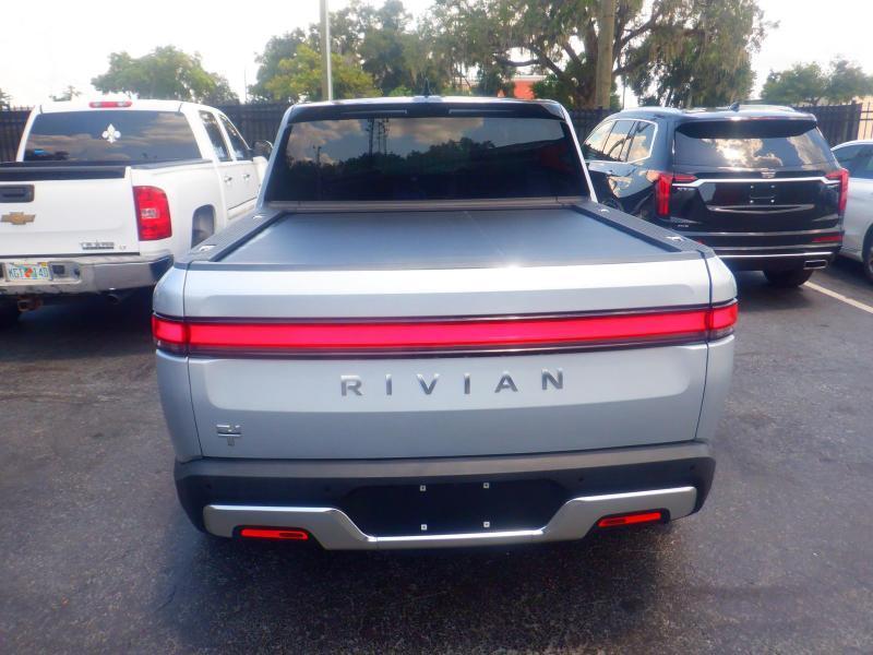 Rivian R1T  2024