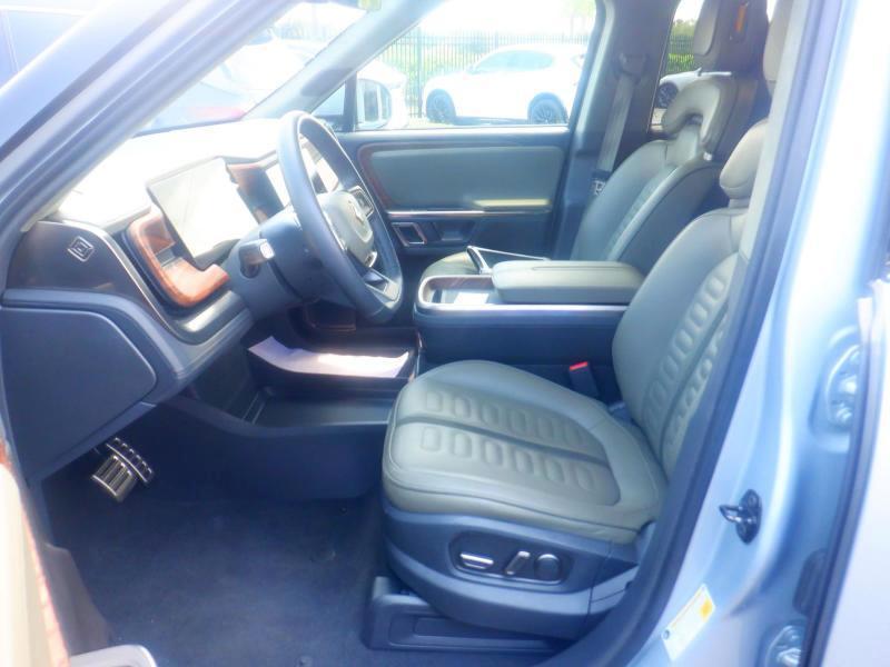 Rivian R1T  2024