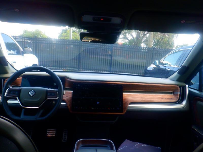 Rivian R1T  2024