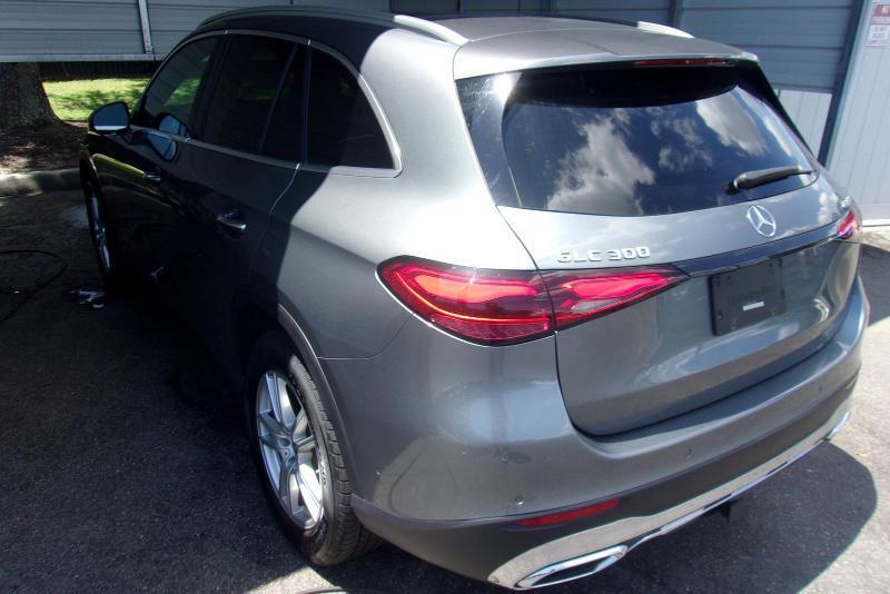 Mercedes-Benz GLC-Class  2023