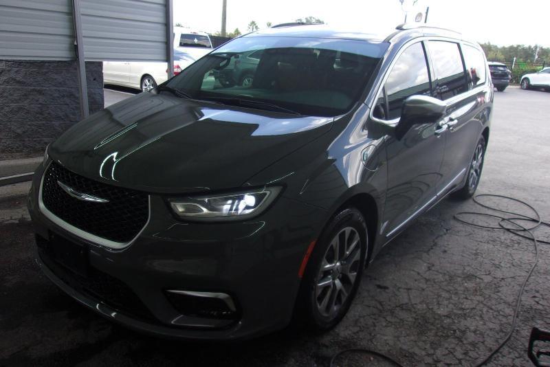 Chrysler Pacifica Hybrid  2023