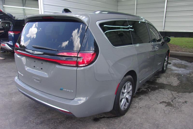 Chrysler Pacifica Hybrid  2023