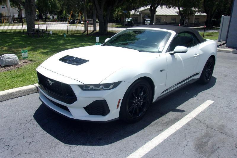 Ford Mustang  2025