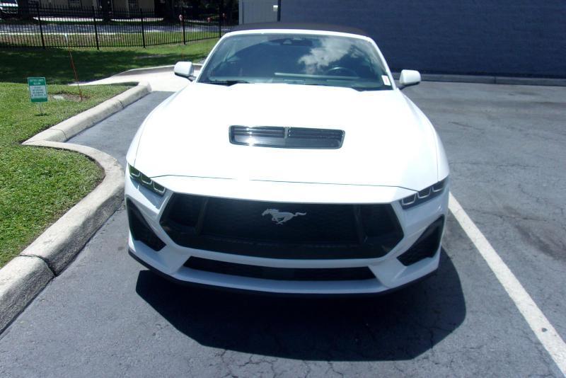 Ford Mustang  2025