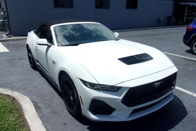 Ford Mustang  2025
