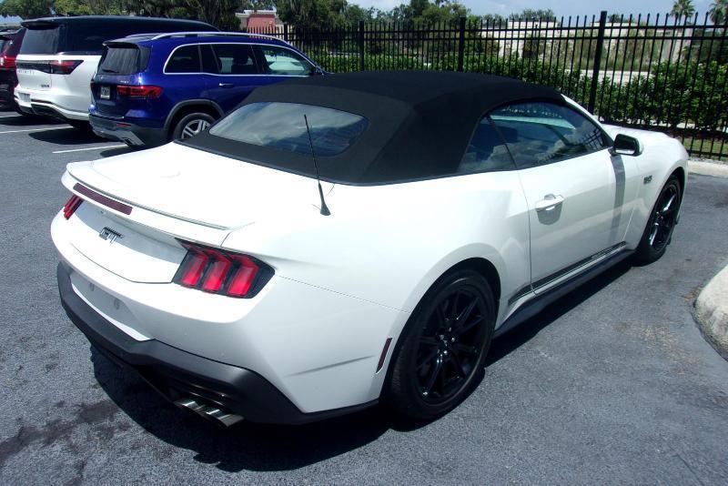 Ford Mustang  2025