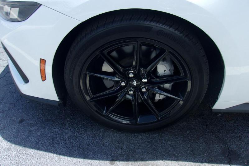 Ford Mustang  2025