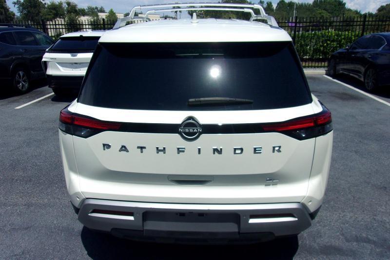 Nissan Pathfinder  2024