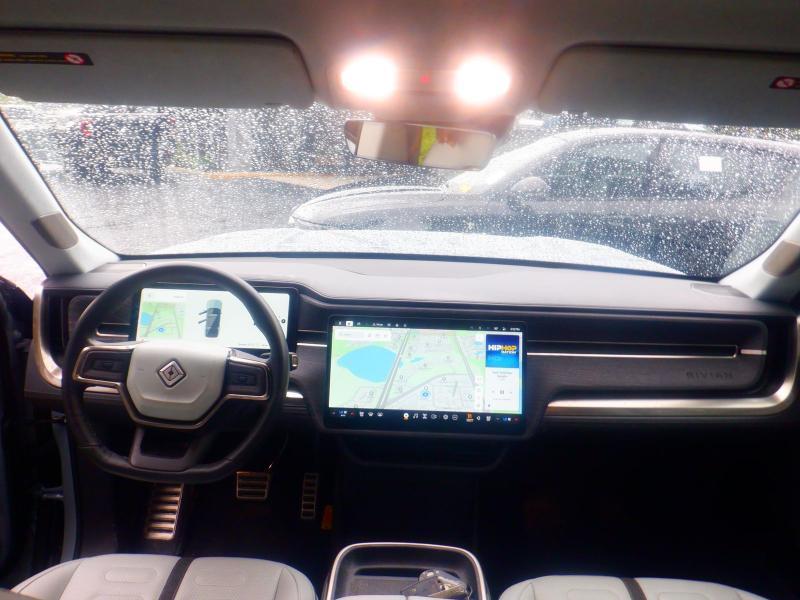 Rivian R1S  2024
