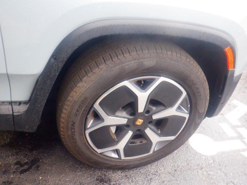 Rivian R1S  2024