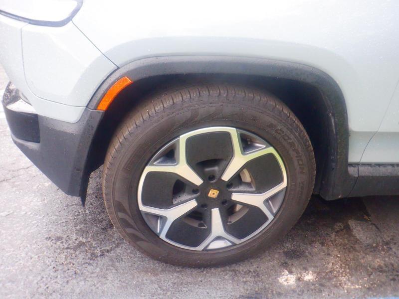 Rivian R1S  2024