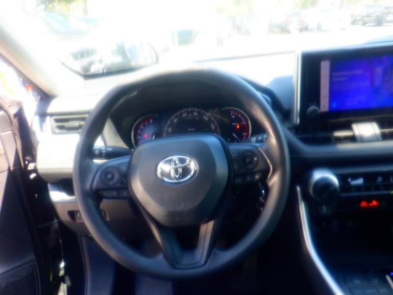 Toyota RAV4 LE 2023
